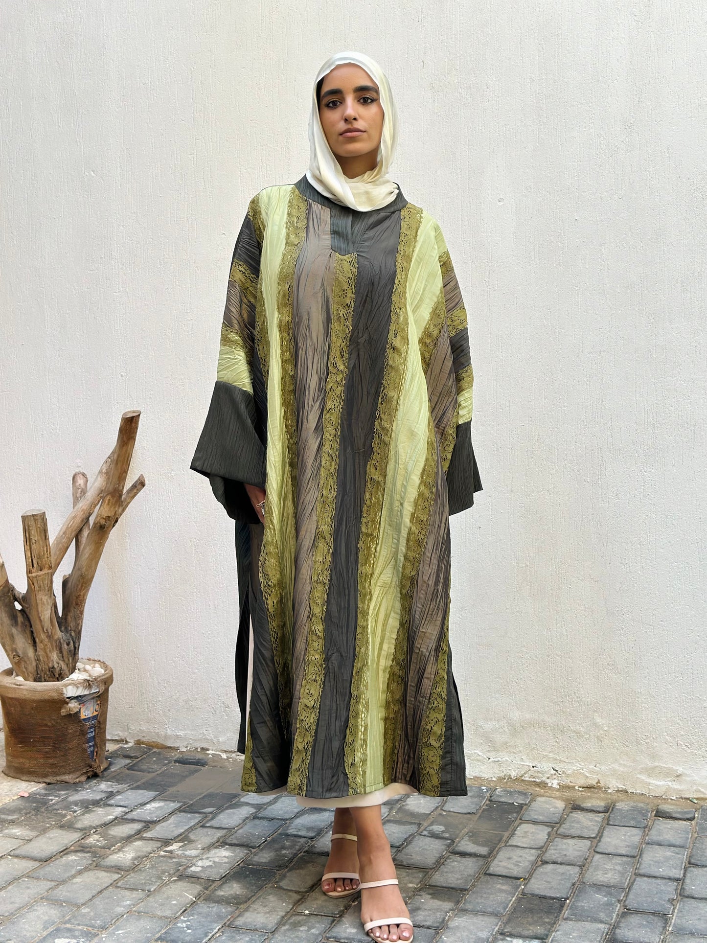 Zonobia Abaya