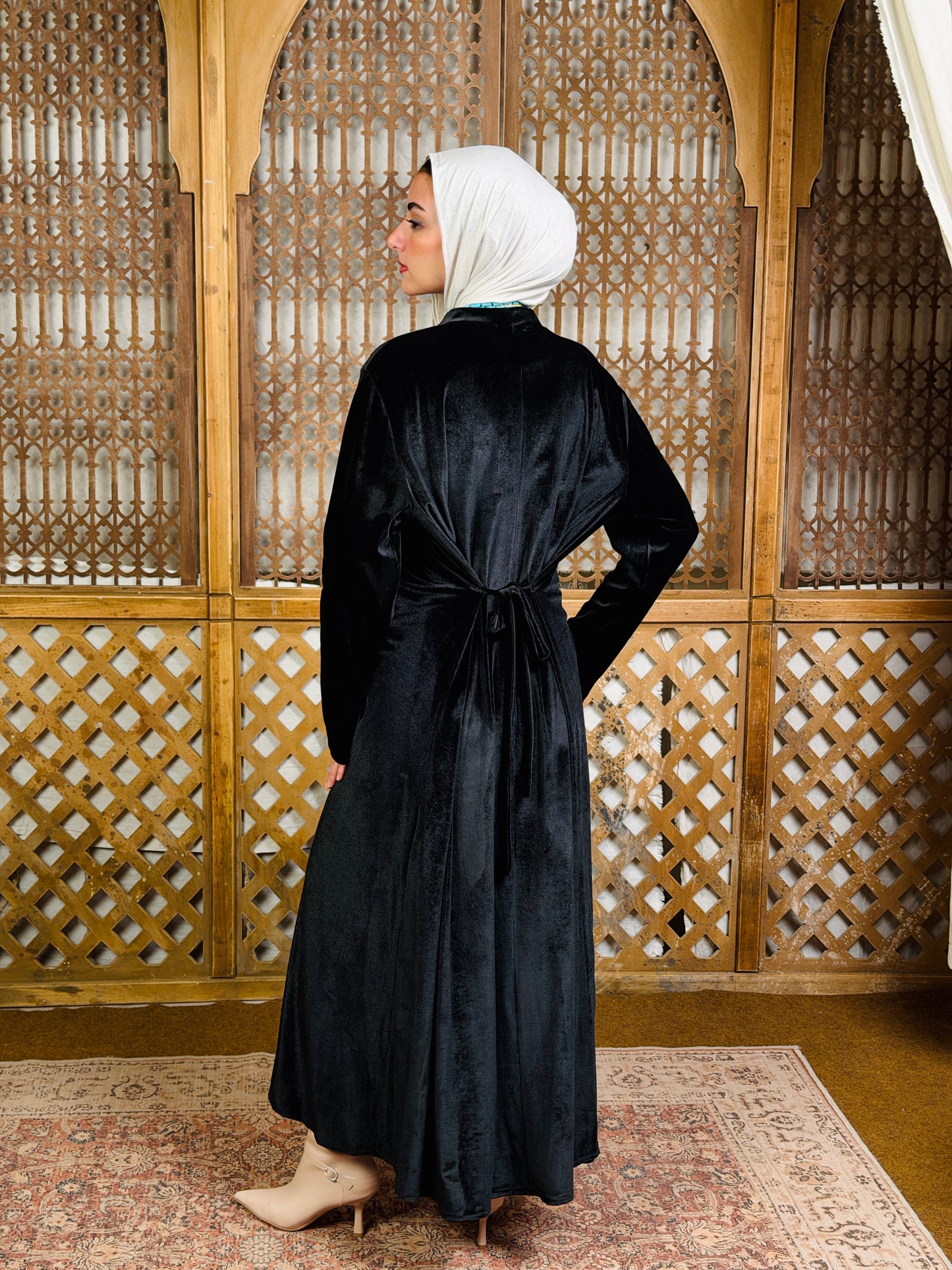 Lamsa - لَمْسَة Velvet Dress with adjustable belt"black"
