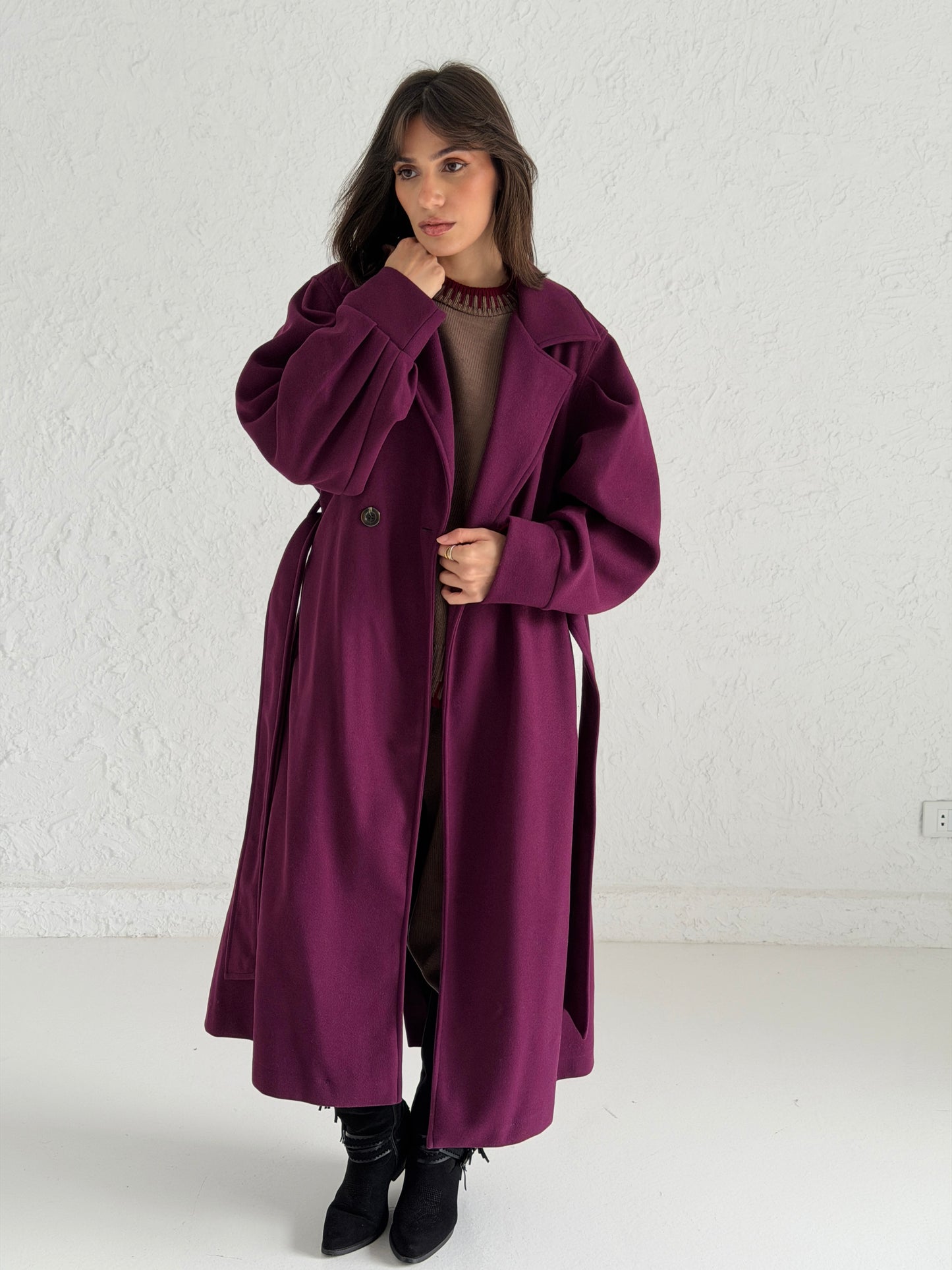 Broad Shoulder Wool Coat In Burgundy
