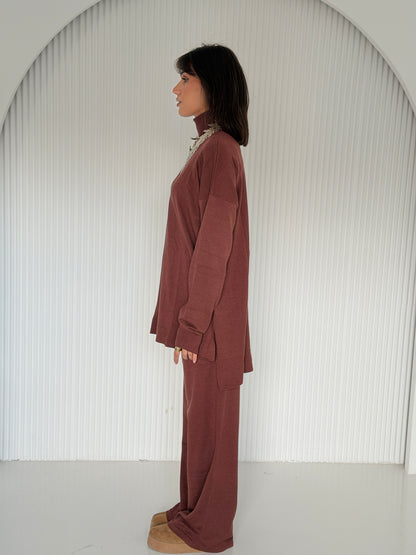 Knitted Love set in chocolate Brown