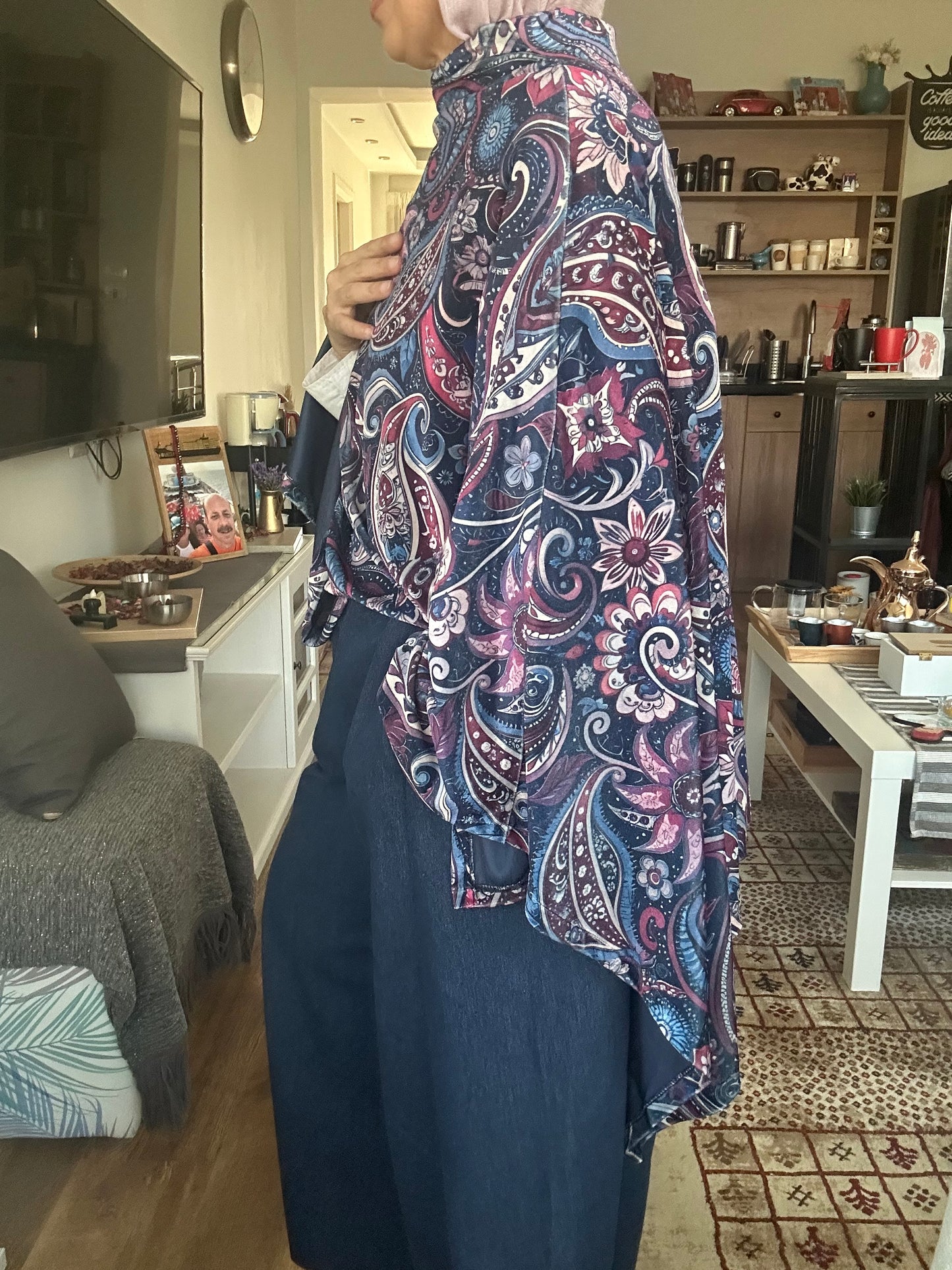 ‎	 مَوَدَّة — Mawadda 
Velvet Navy Poncho