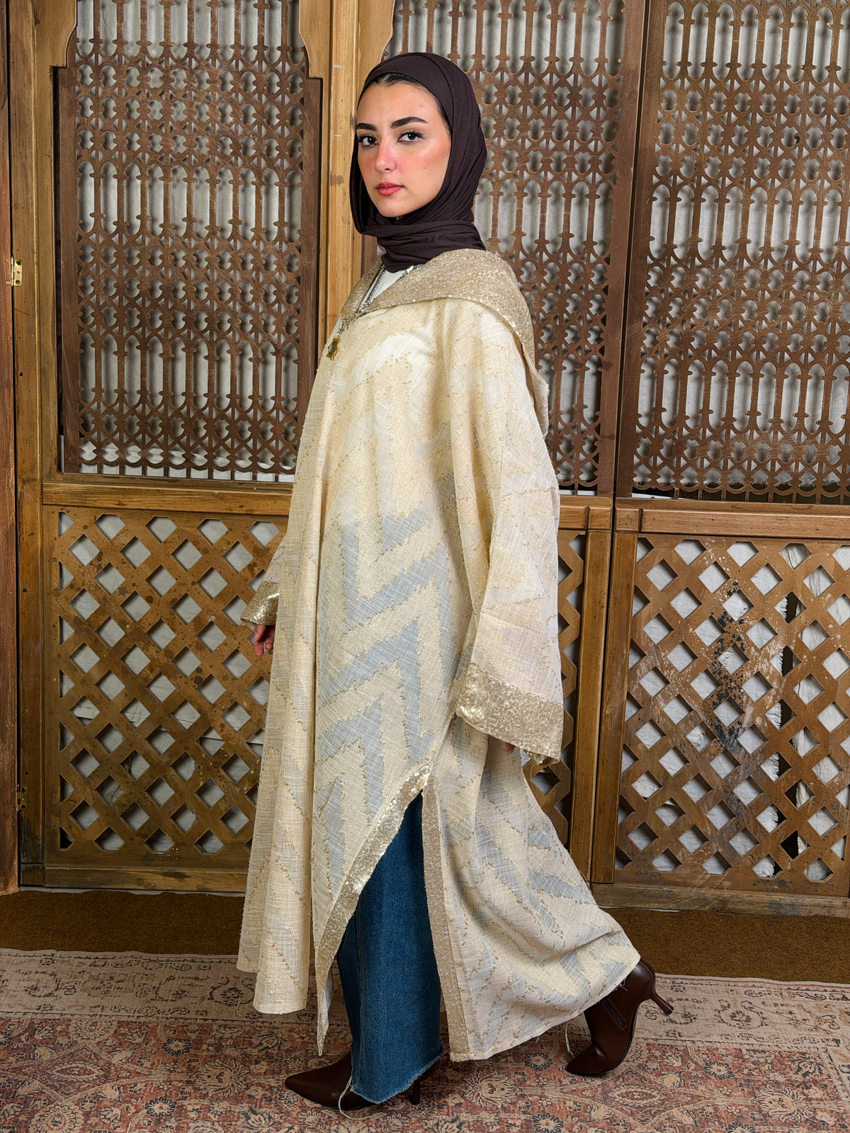 نُقْيَة — Noqya
Linen golden Kaftan