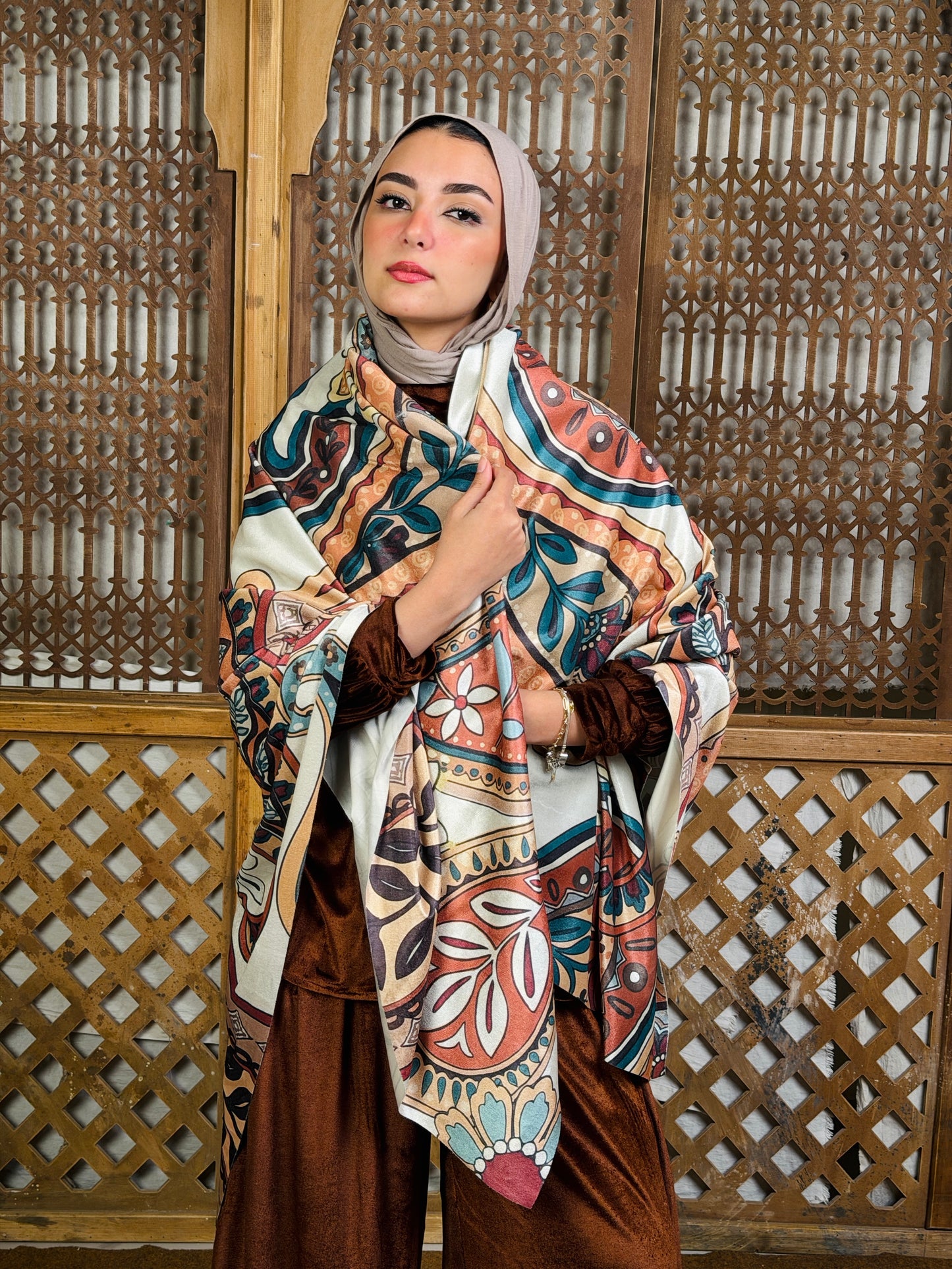 Moonveil squared velvet scarf in Brown