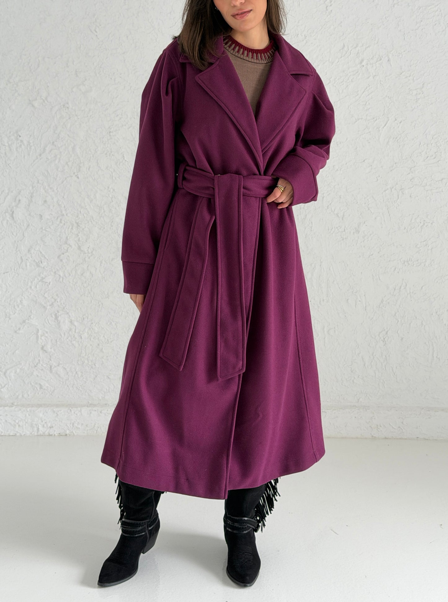Broad Shoulder Wool Coat In Burgundy