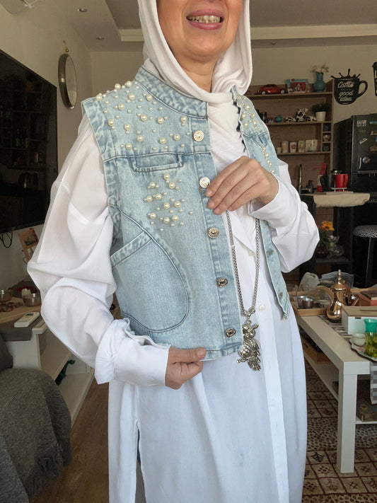 Pearl Denim Vest (Light Blue)