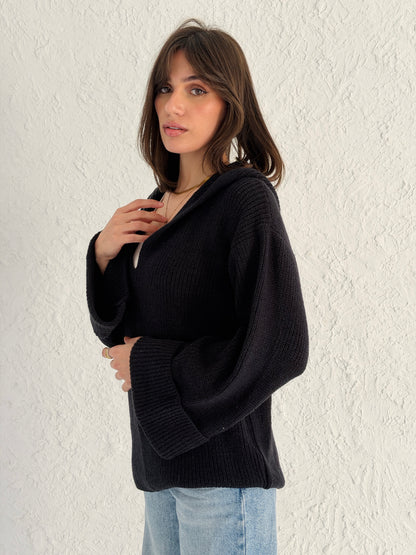 Hoodie V-Neck sweater