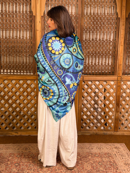 Moonveil squared velvet scarf in Turquoise