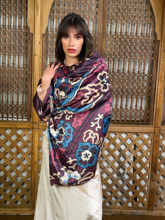 Moonveil squared velvet scarf in Burgundy