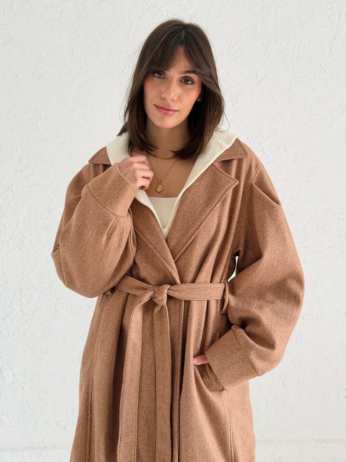 Broad Shoulder wool Coat in Camel