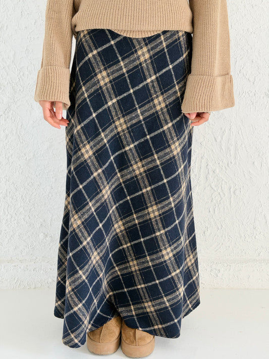 Checked Maxi skirt in Navy