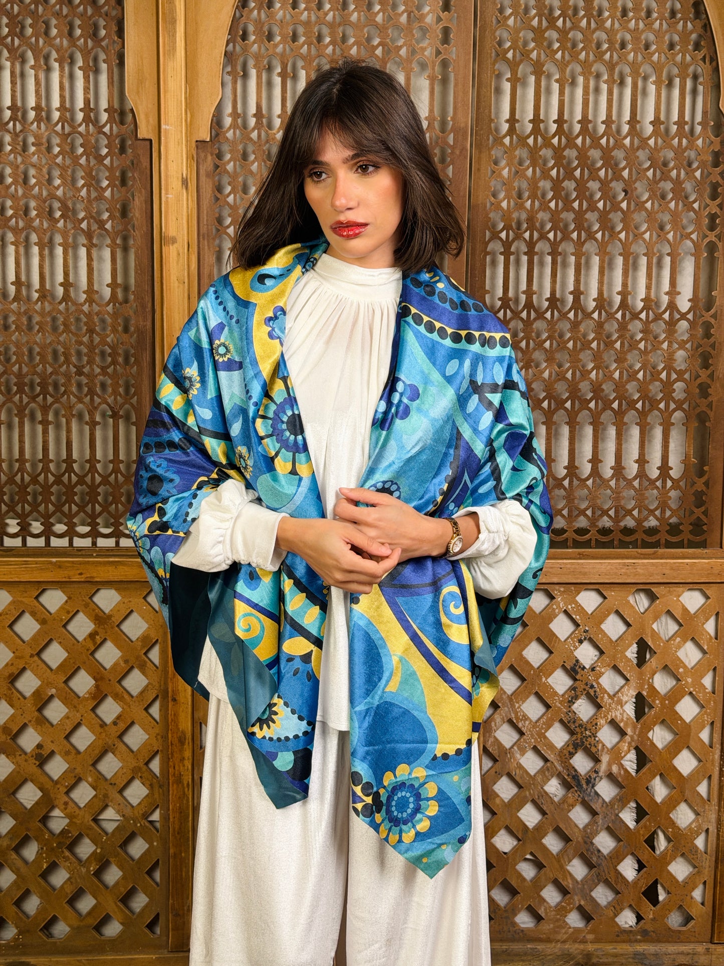 Moonveil squared velvet scarf in Turquoise