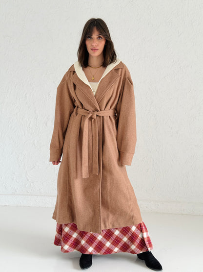 Broad Shoulder wool Coat in Camel
