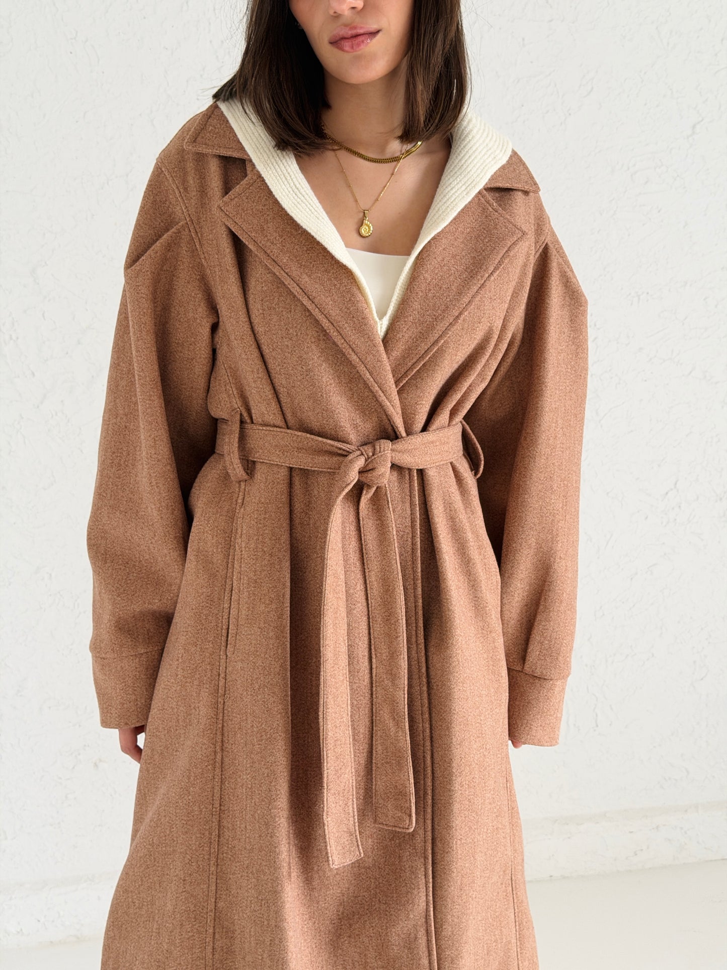 Broad Shoulder wool Coat in Camel
