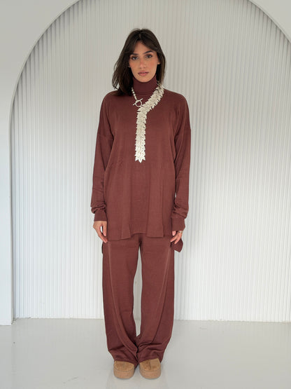 Knitted Love set in chocolate Brown