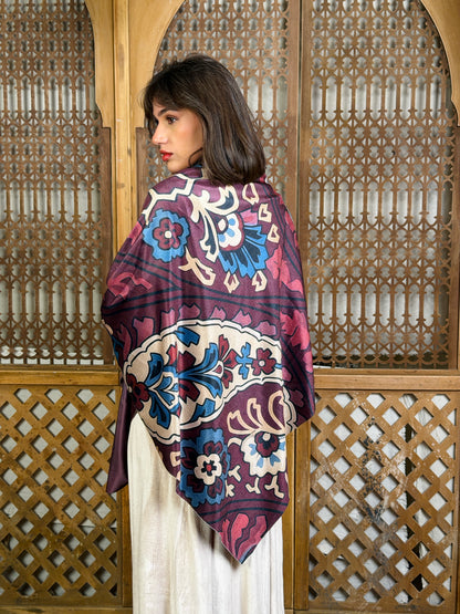Moonveil squared velvet scarf in Burgundy