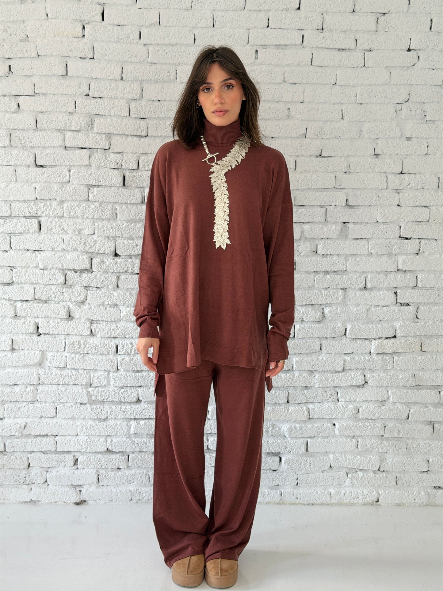 Knitted Love set in chocolate Brown