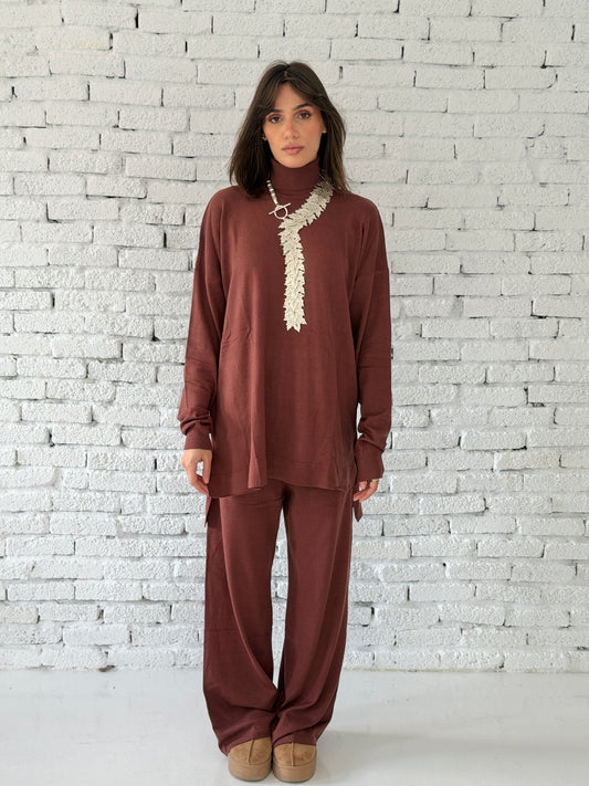 Knitted Love set in chocolate Brown