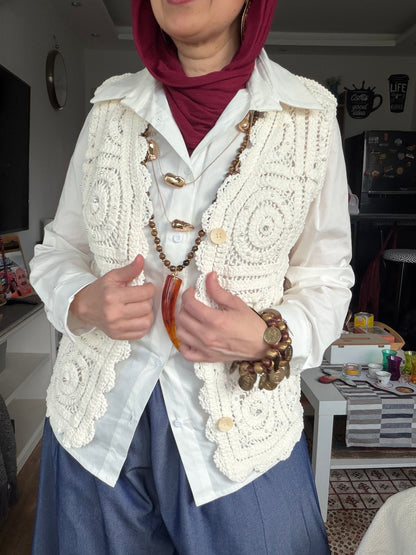 Classic Pearl Crochet Vest in Off-white