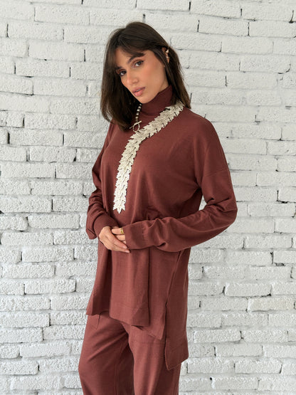 Knitted Love set in chocolate Brown