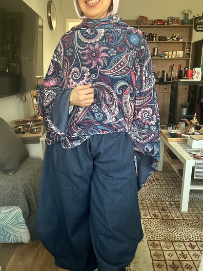 ‎	 مَوَدَّة — Mawadda 
Velvet Navy Poncho