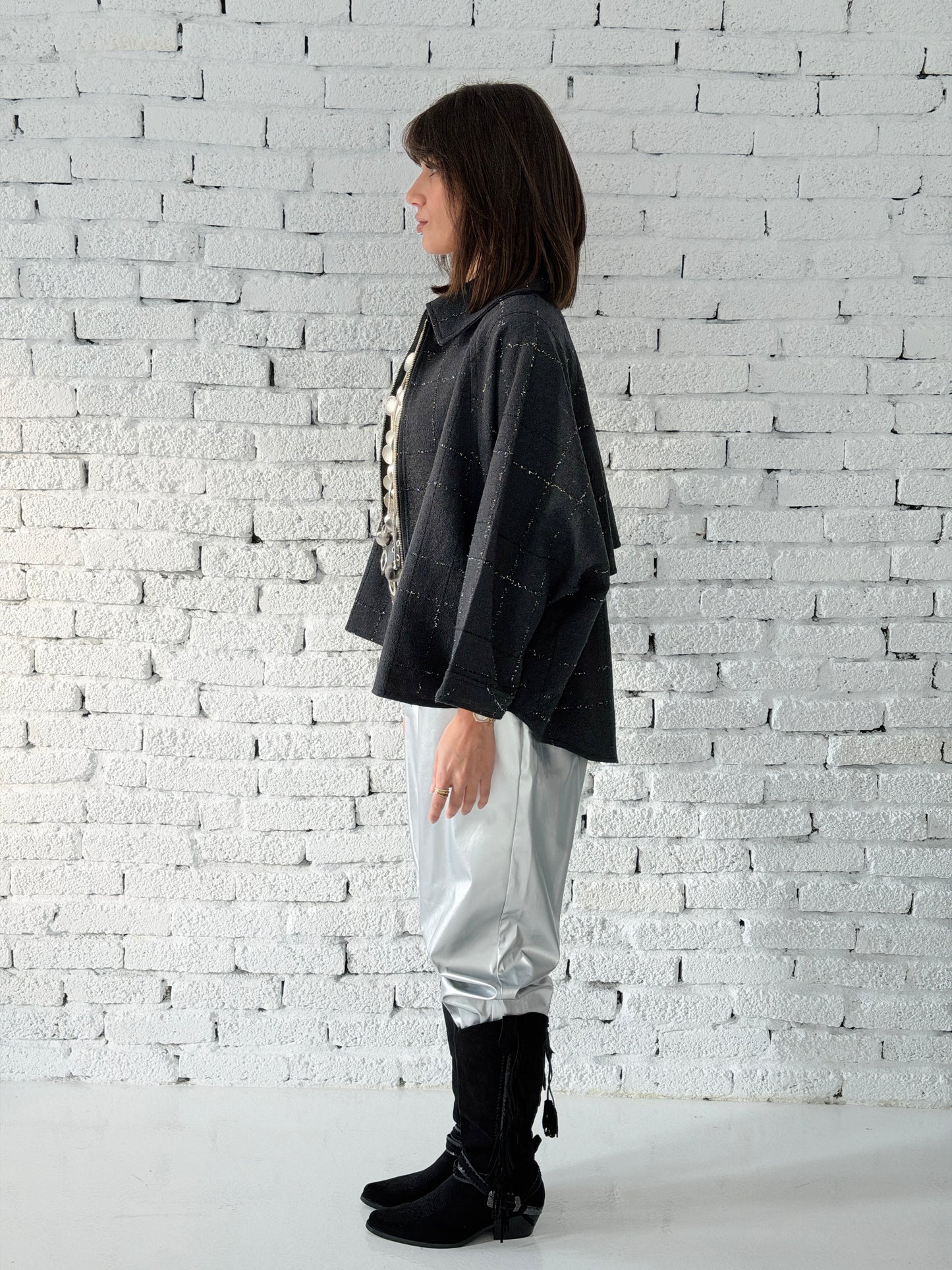 Midnight black silver Cape