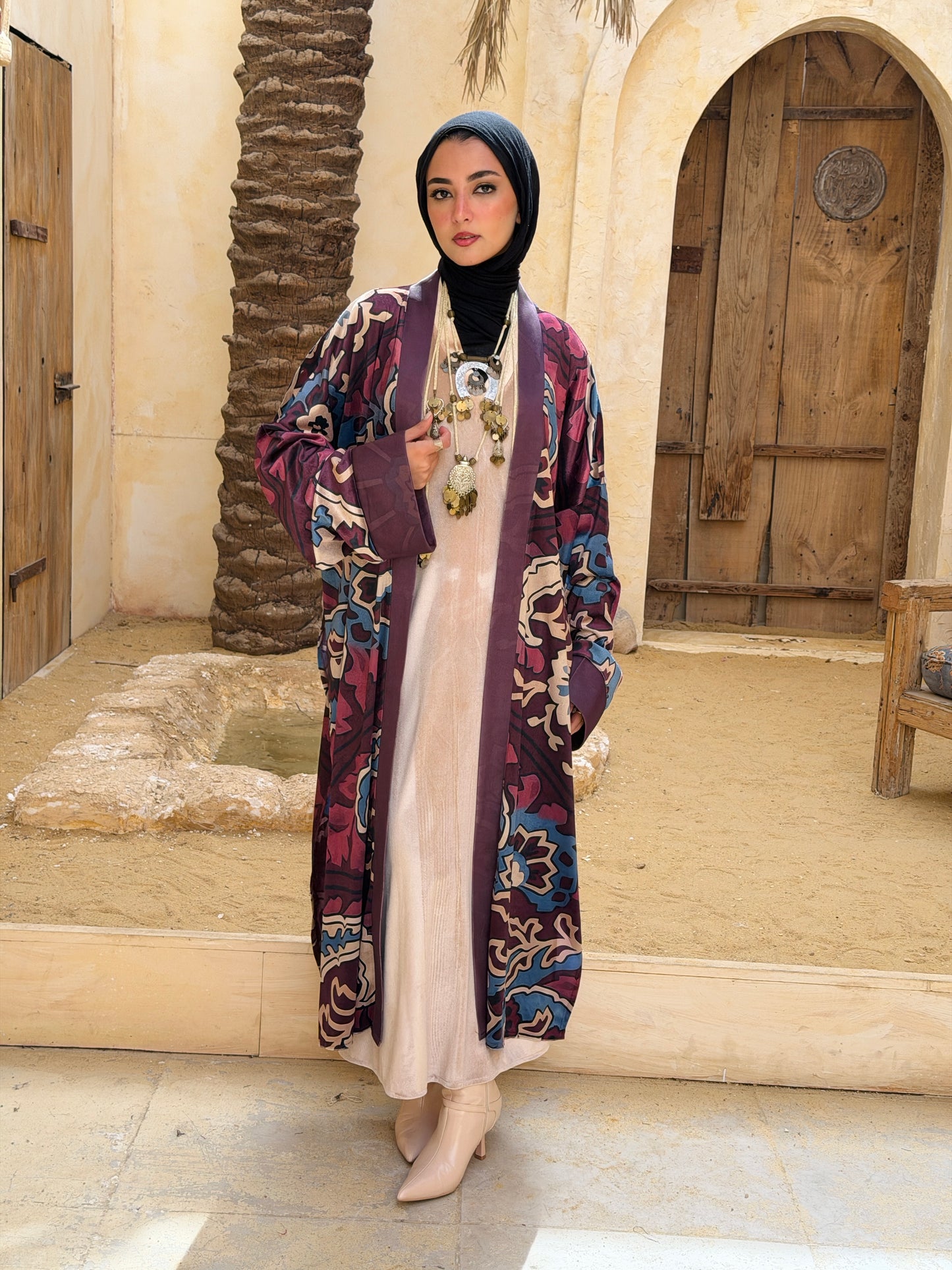 أَلْفَة —Alfa Elegant Paisley Velvet Kimono"burgundy "