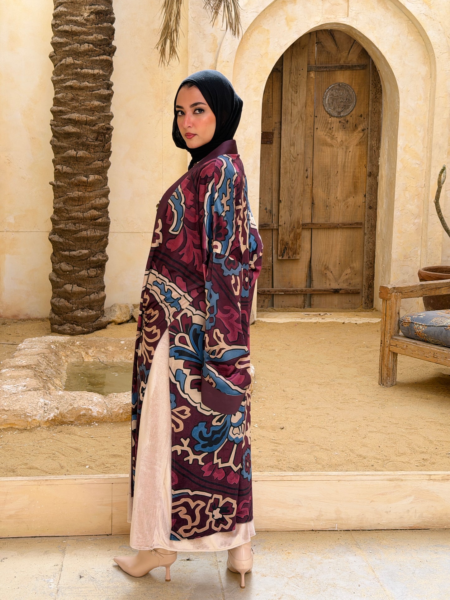 أَلْفَة —Alfa Elegant Paisley Velvet Kimono"burgundy "