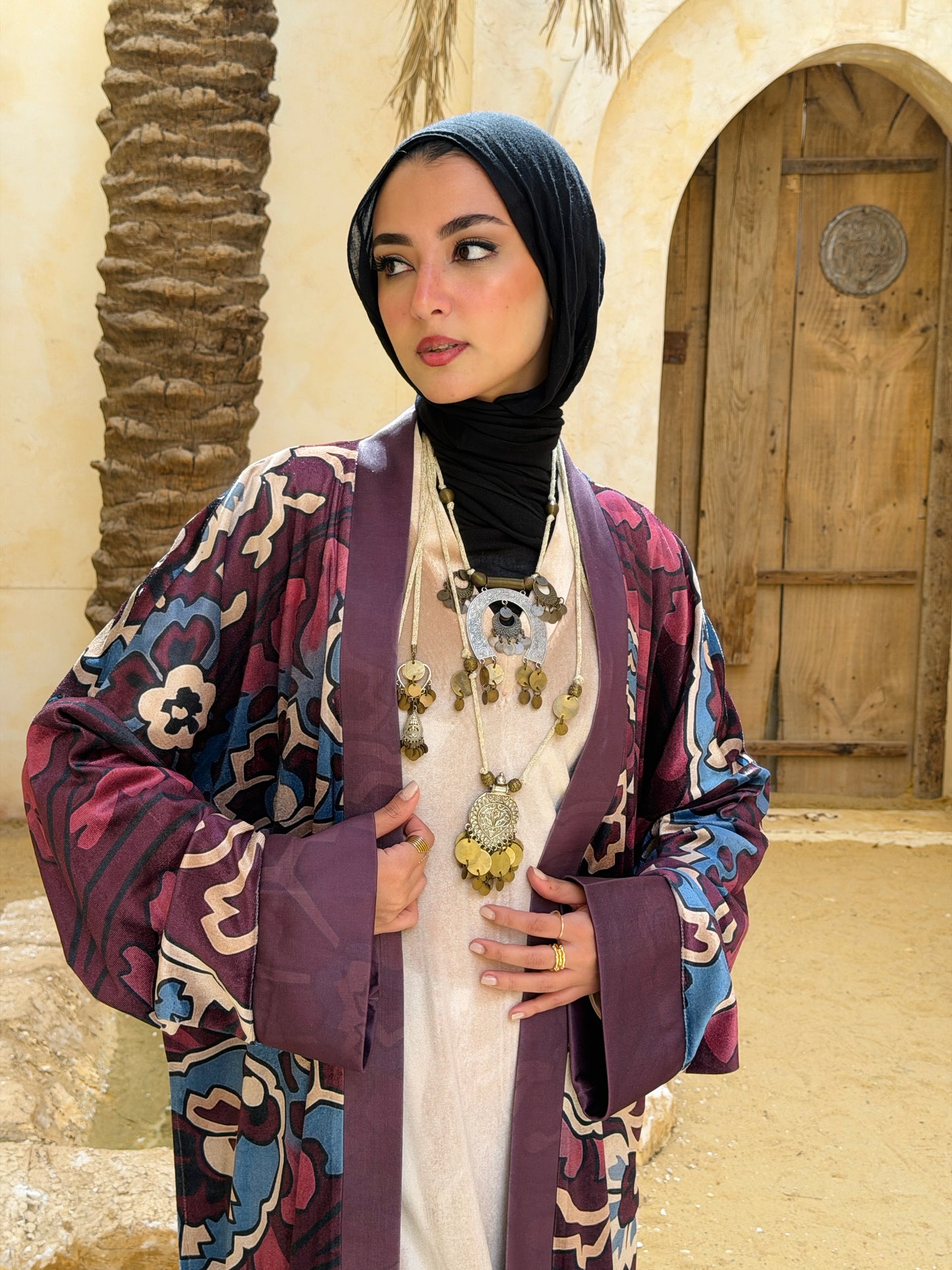 أَلْفَة —Alfa Elegant Paisley Velvet Kimono"burgundy "