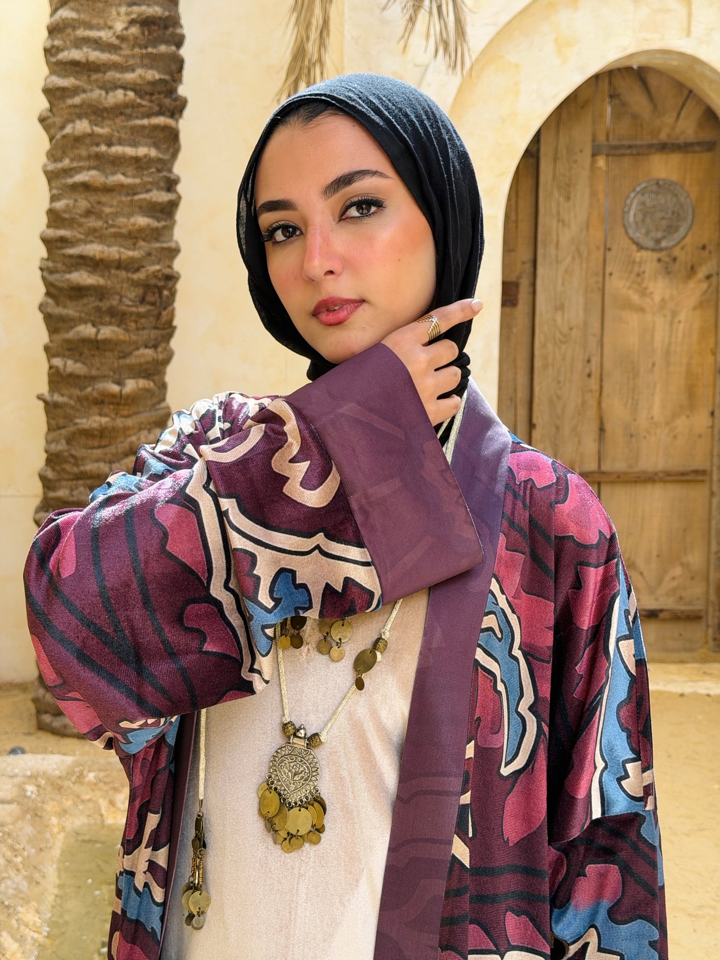 أَلْفَة —Alfa Elegant Paisley Velvet Kimono"burgundy "