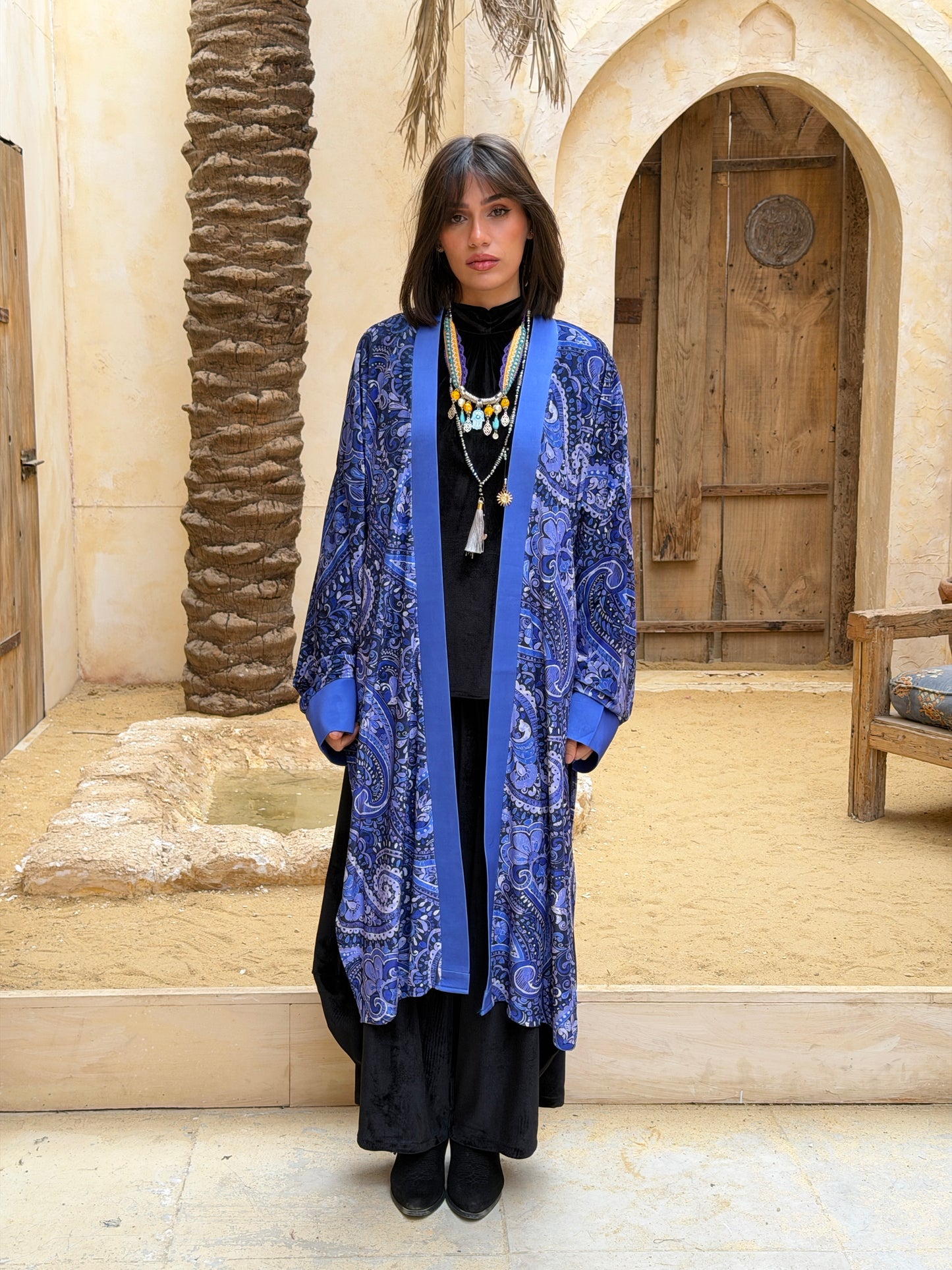 أَلْفَة —Alfa Elegant Paisley Velvet Kimono " blue  "