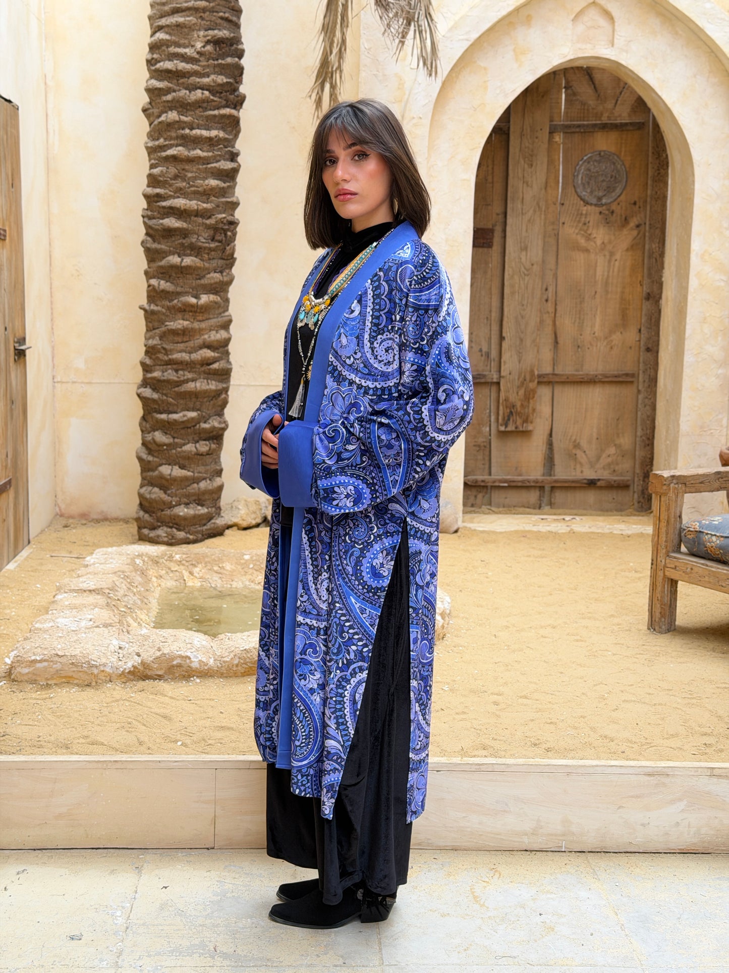 أَلْفَة —Alfa Elegant Paisley Velvet Kimono " blue  "