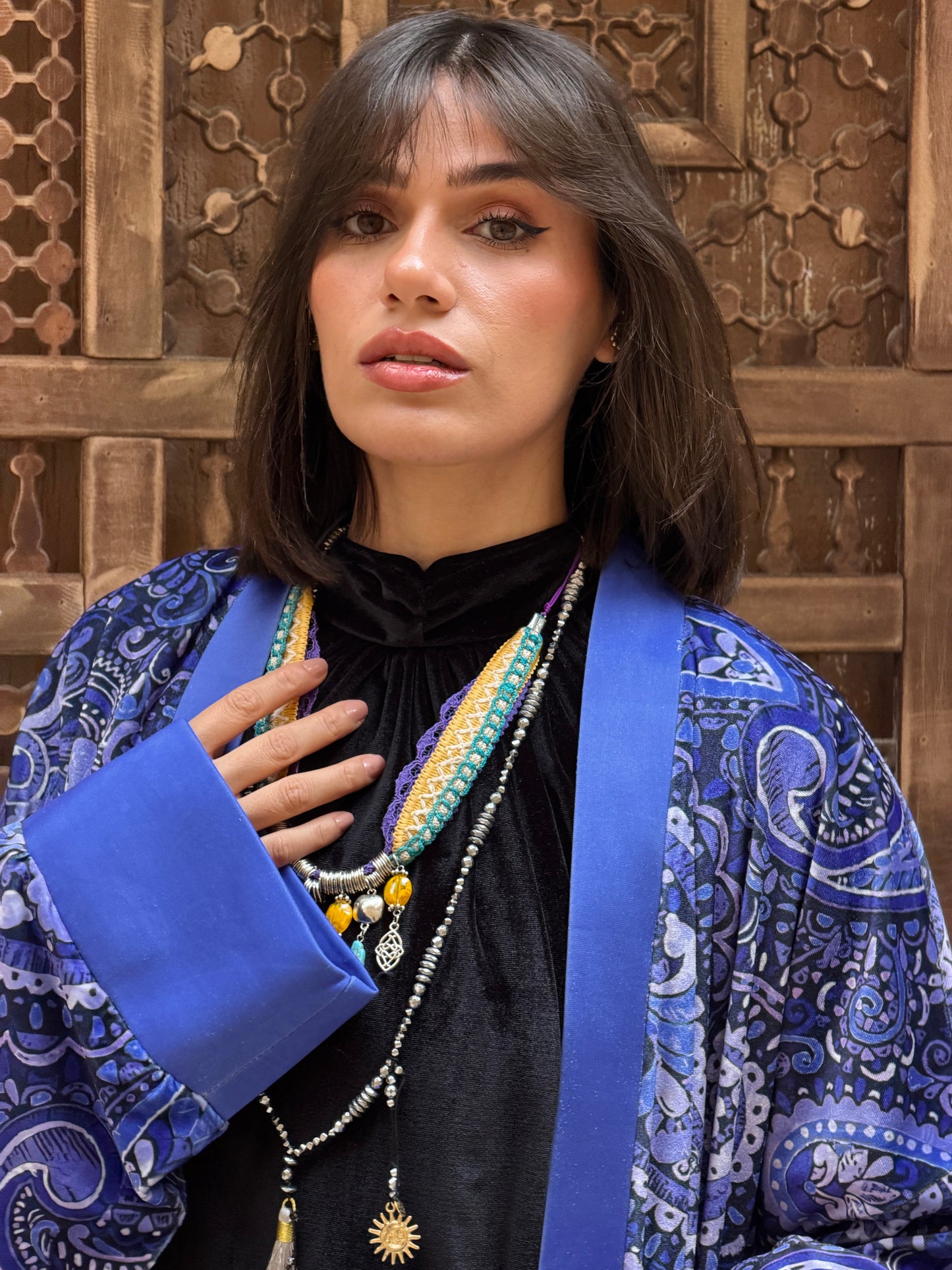 أَلْفَة —Alfa Elegant Paisley Velvet Kimono " blue  "