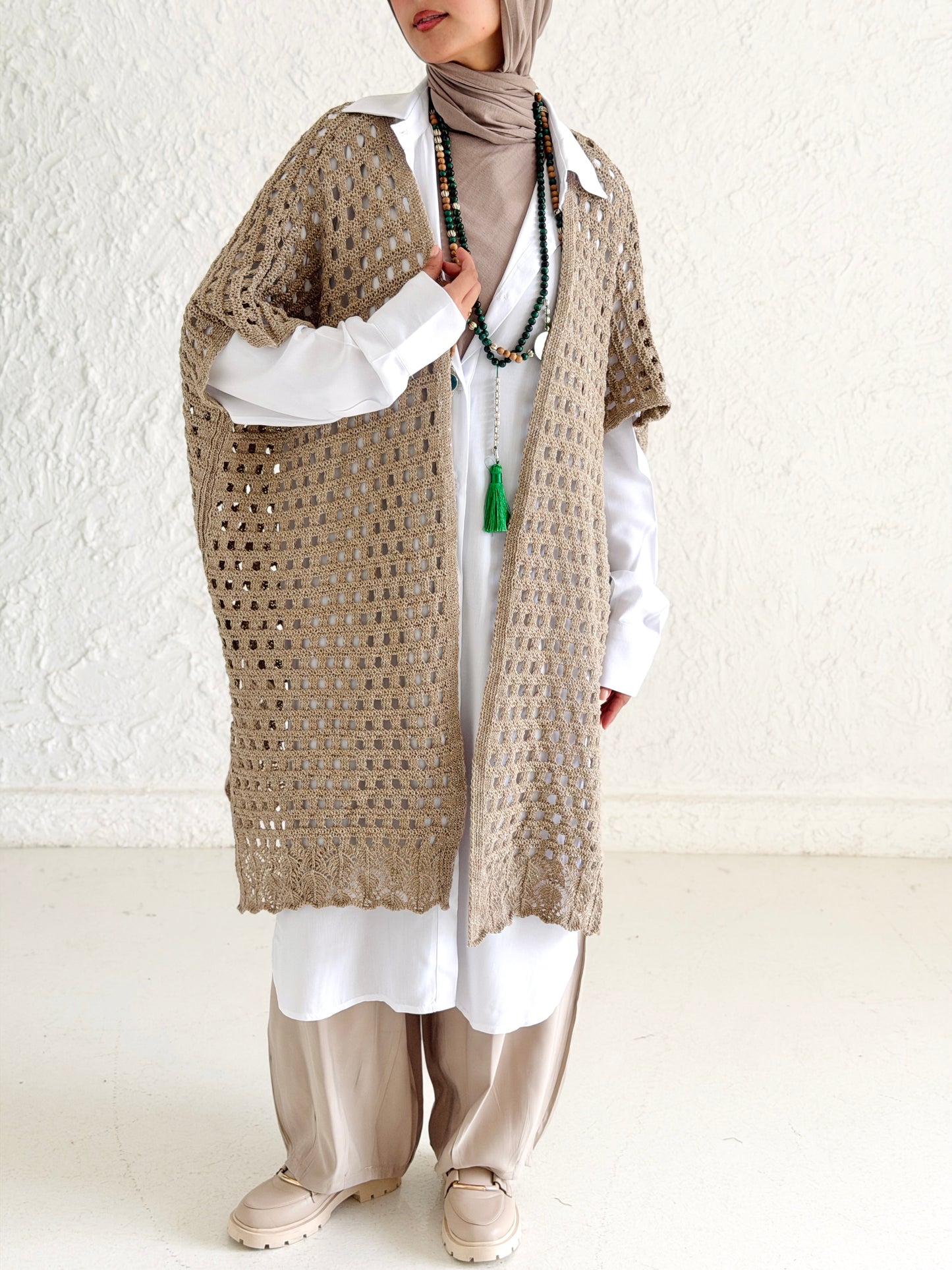 Shimmer Crochet Kimono Vest In Cafe