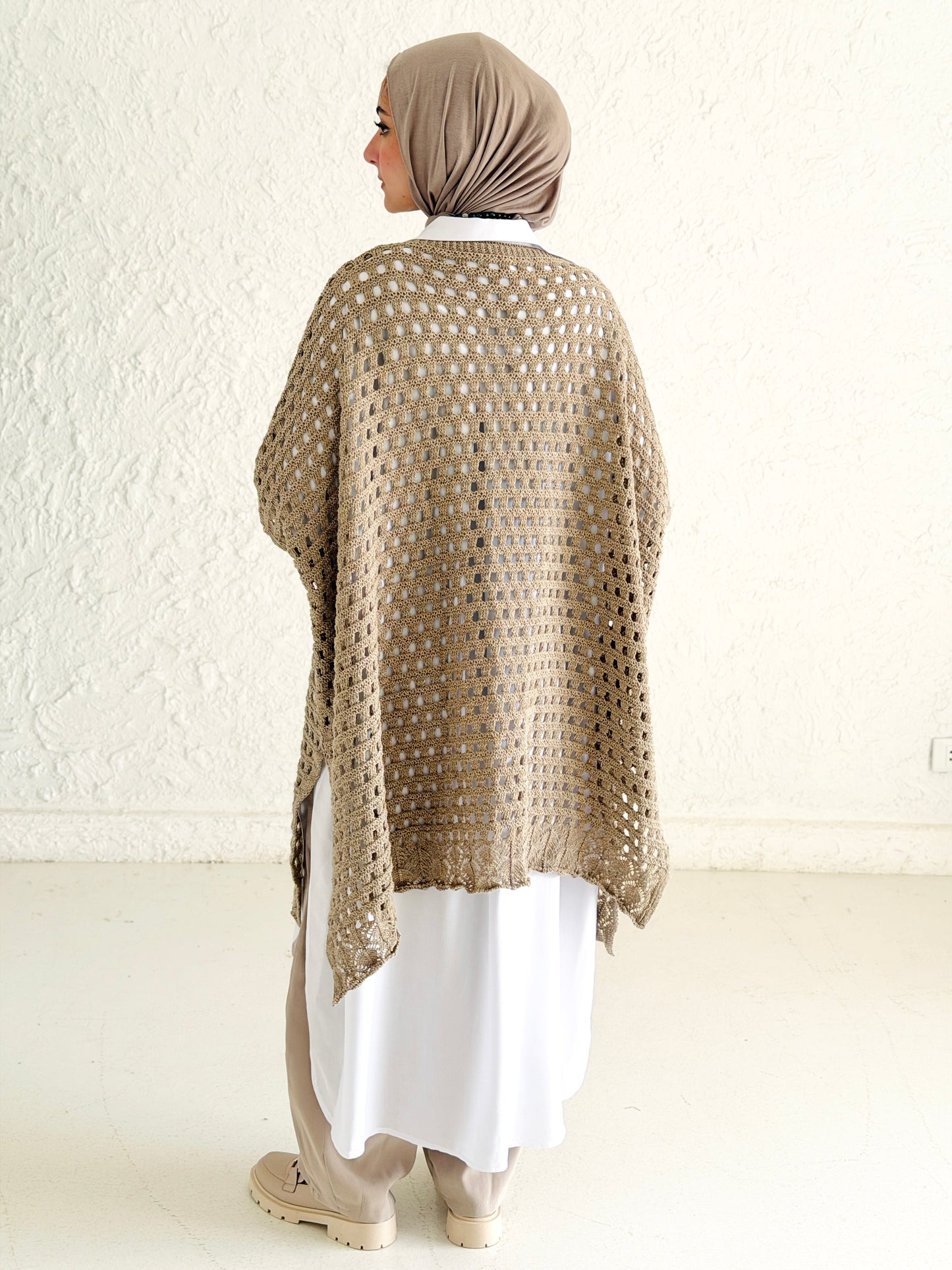 Shimmer Crochet Kimono Vest In Cafe