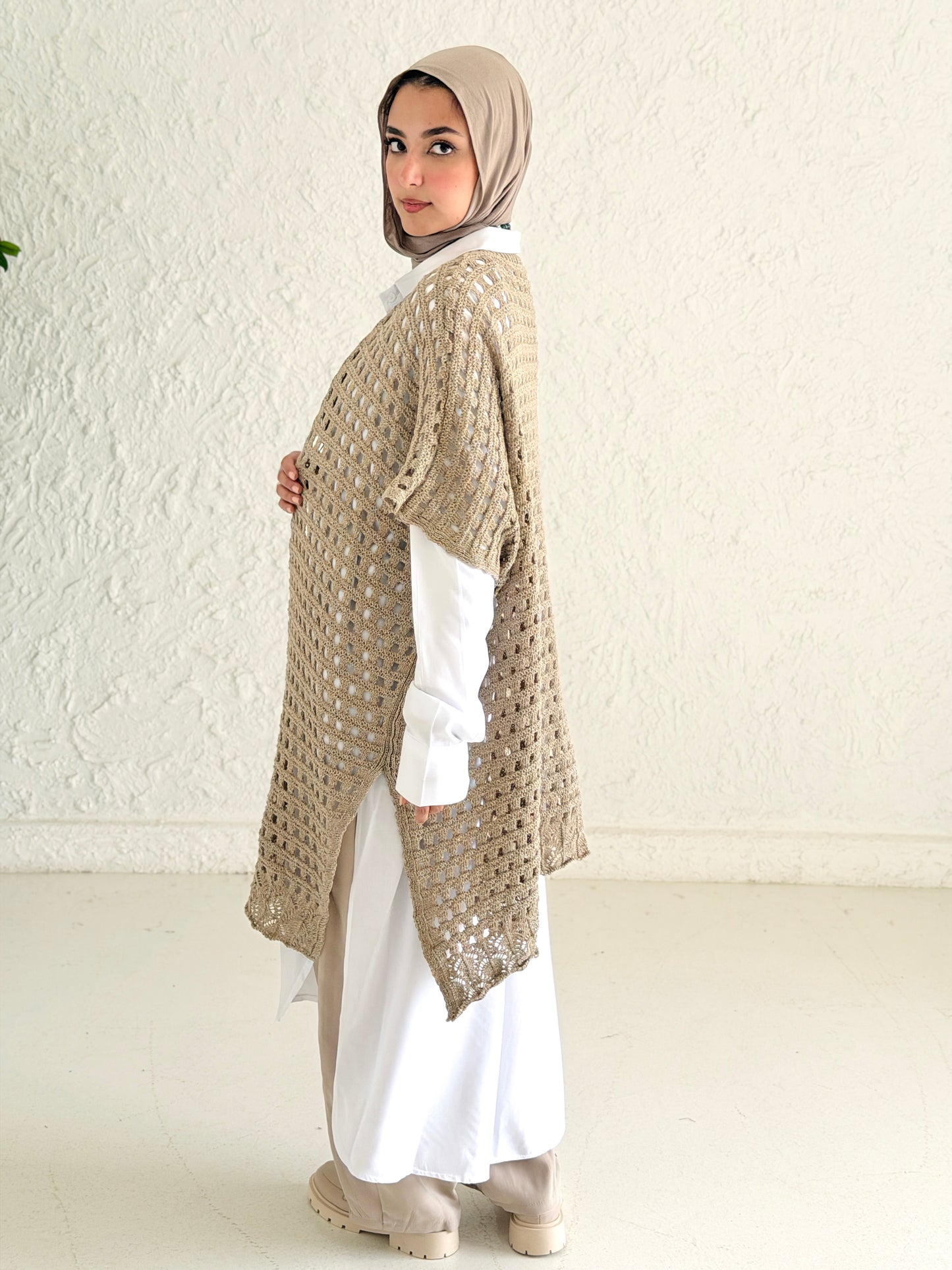 Shimmer Crochet Kimono Vest In Cafe