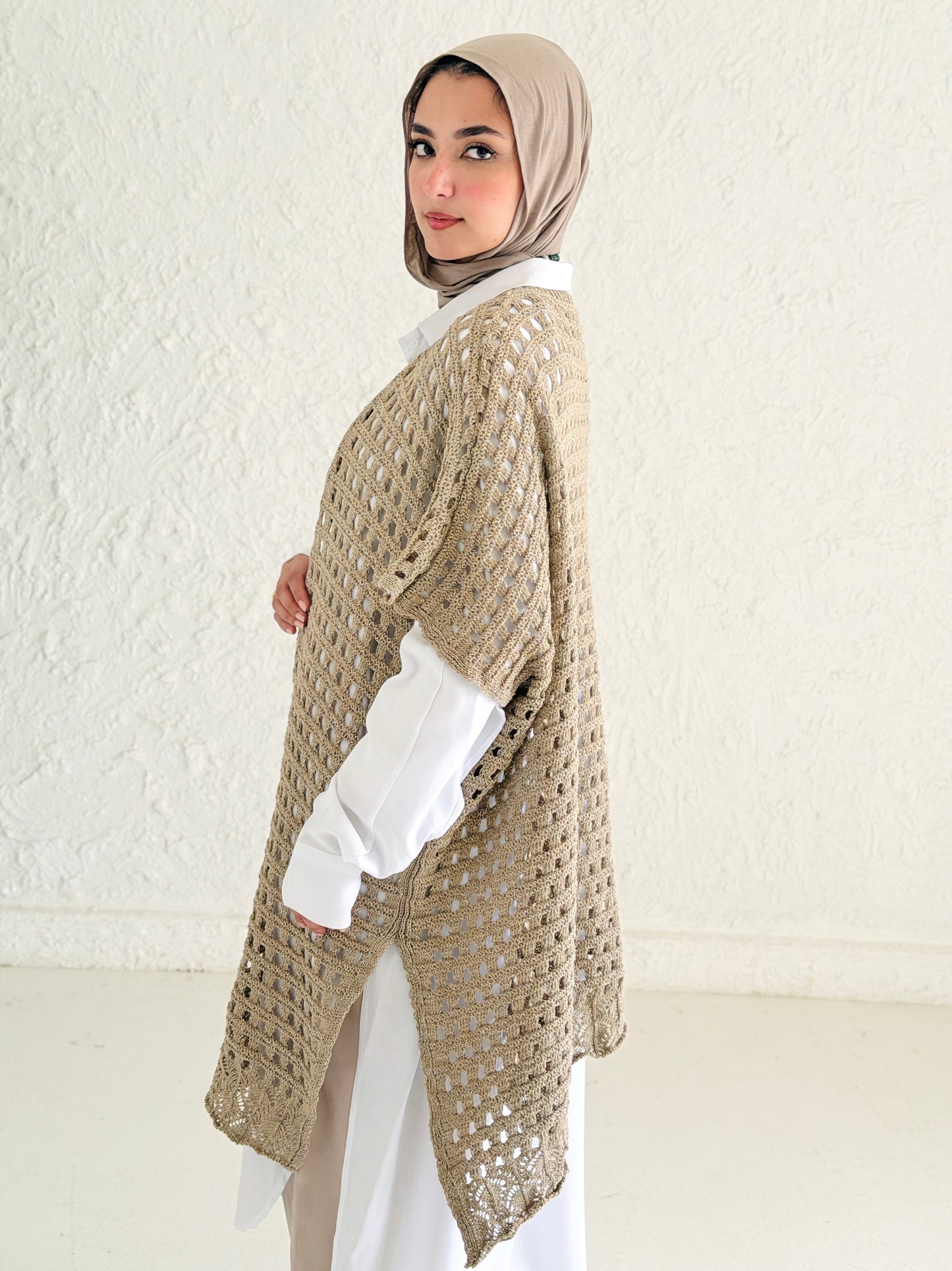 Shimmer Crochet Kimono Vest In Cafe