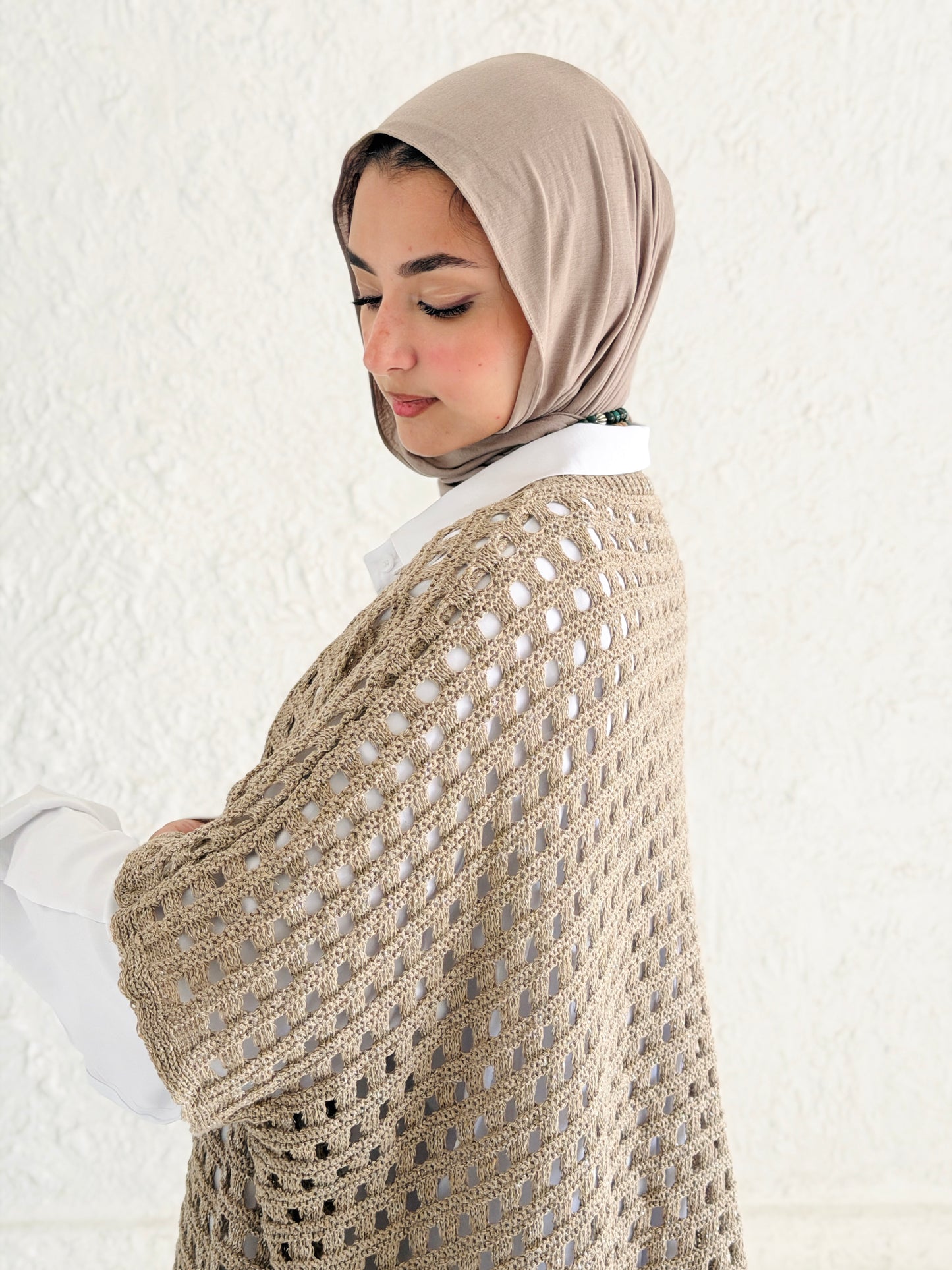 Shimmer Crochet Kimono Vest In Cafe