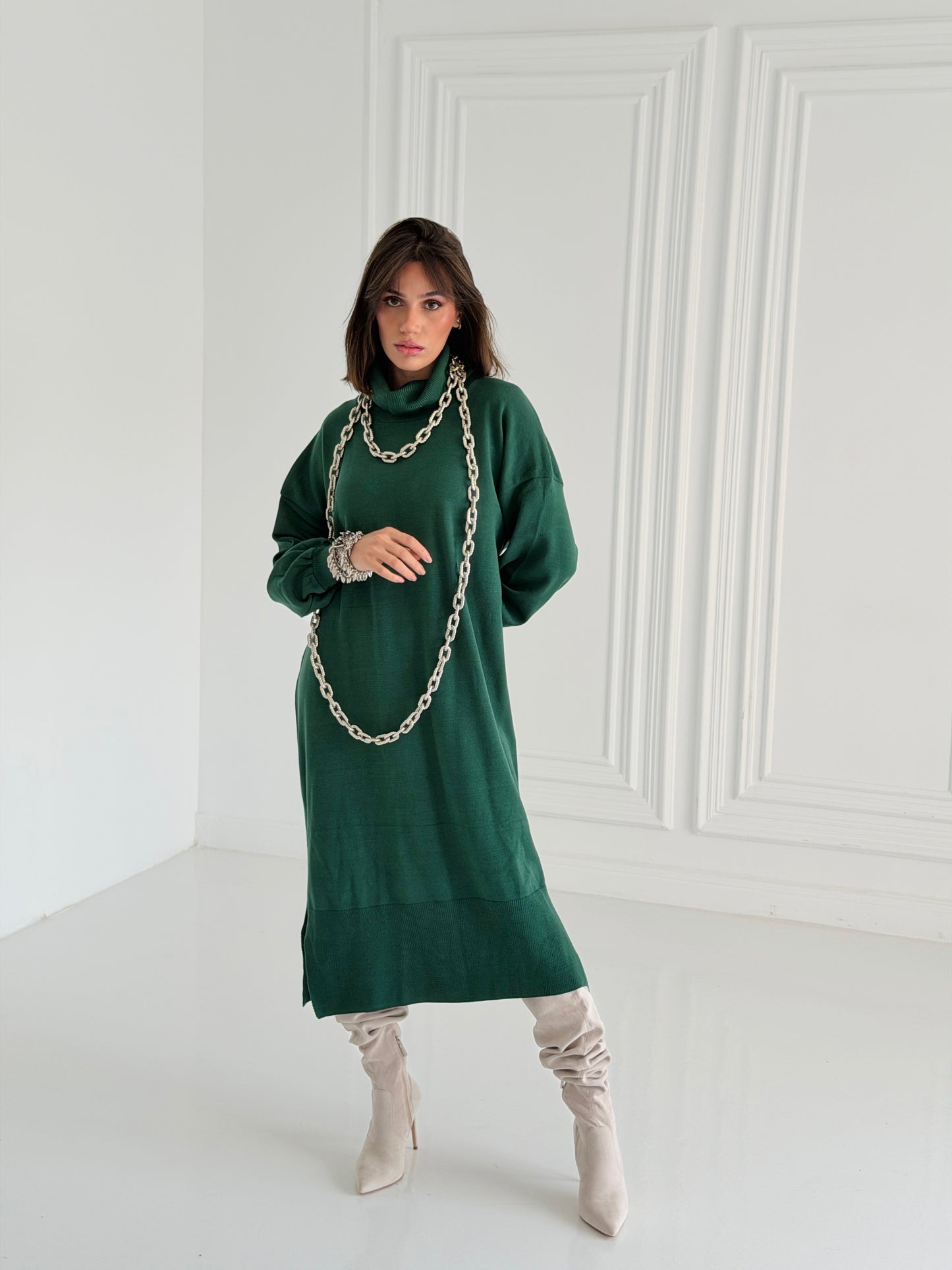 Soft Aura Dress In Emerald Green