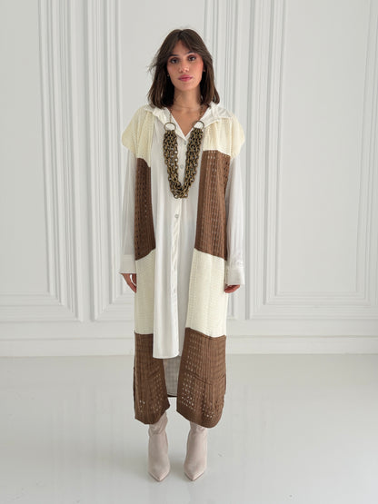 Dual Essence Knit Vest In Brown