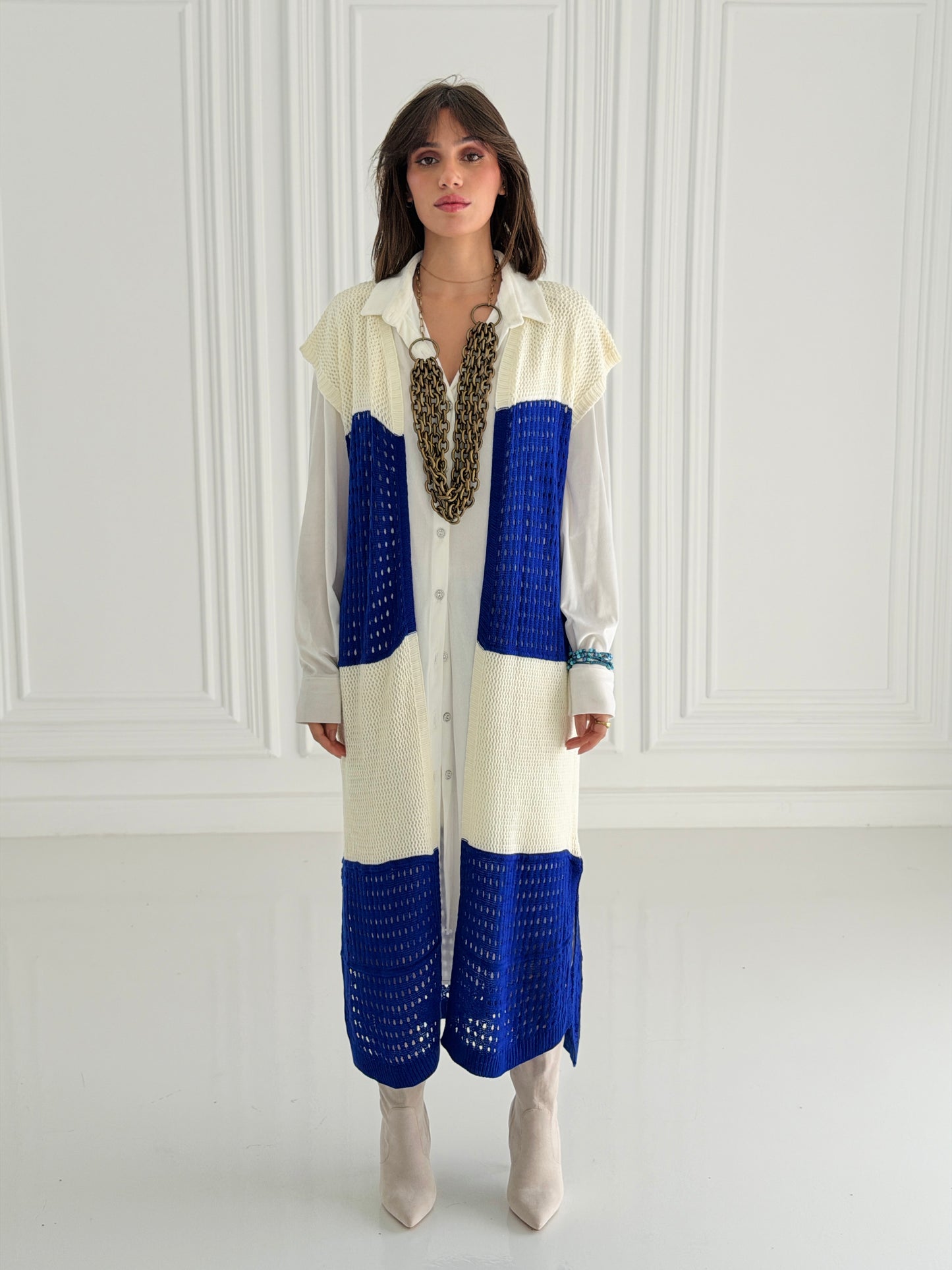 Dual Essence Knit Vest In Royal Blue