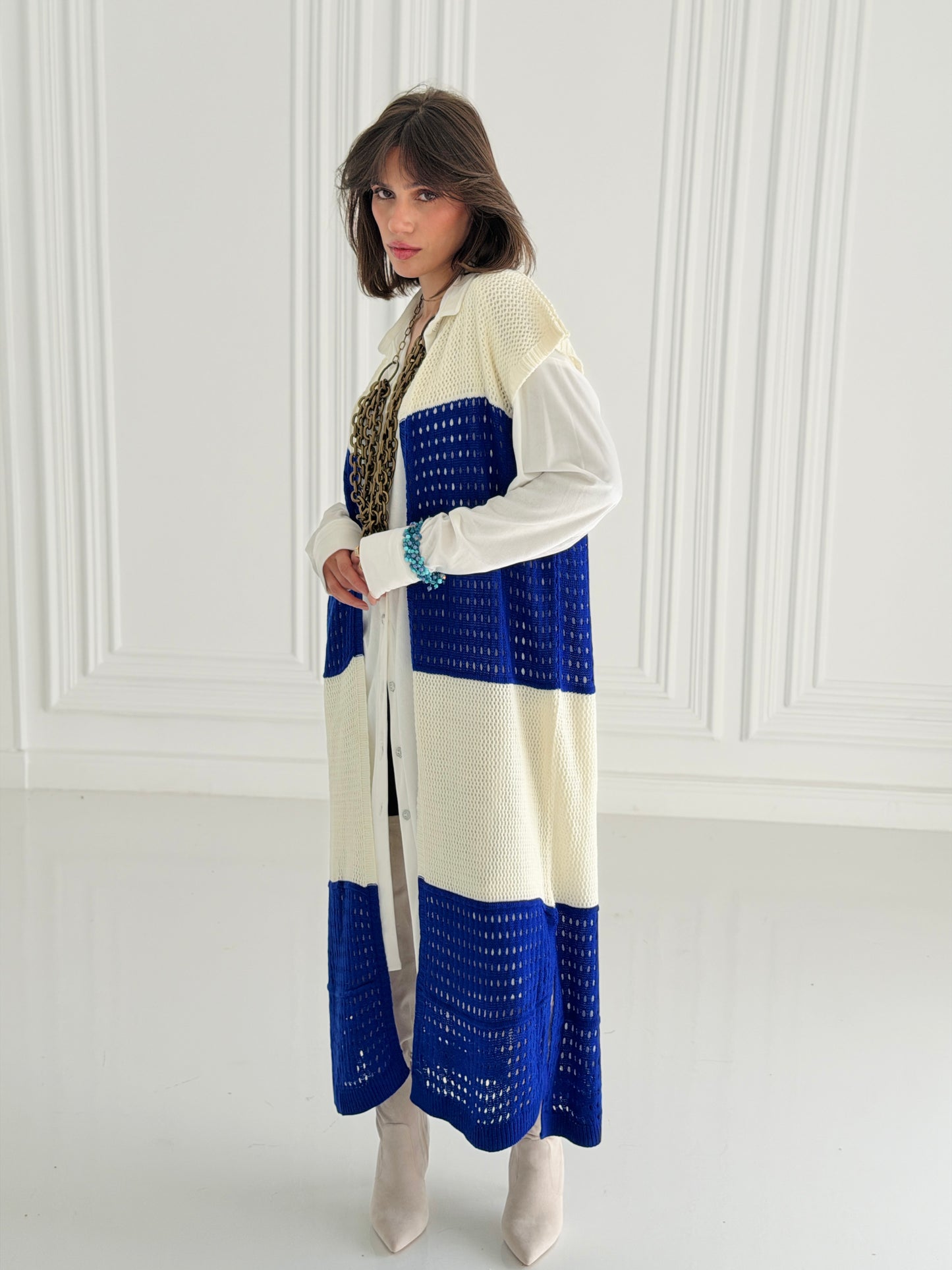 Dual Essence Knit Vest In Royal Blue