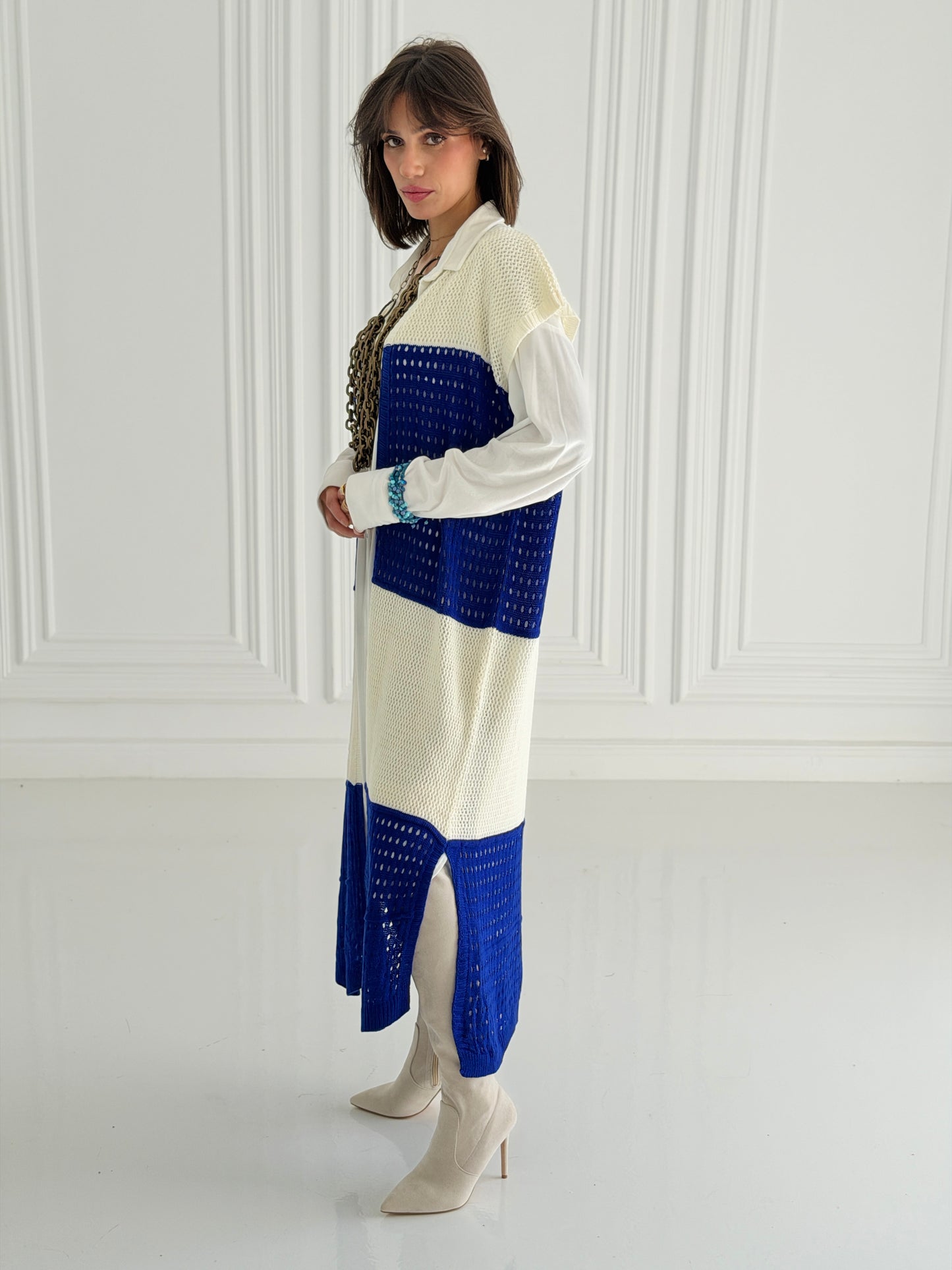 Dual Essence Knit Vest In Royal Blue