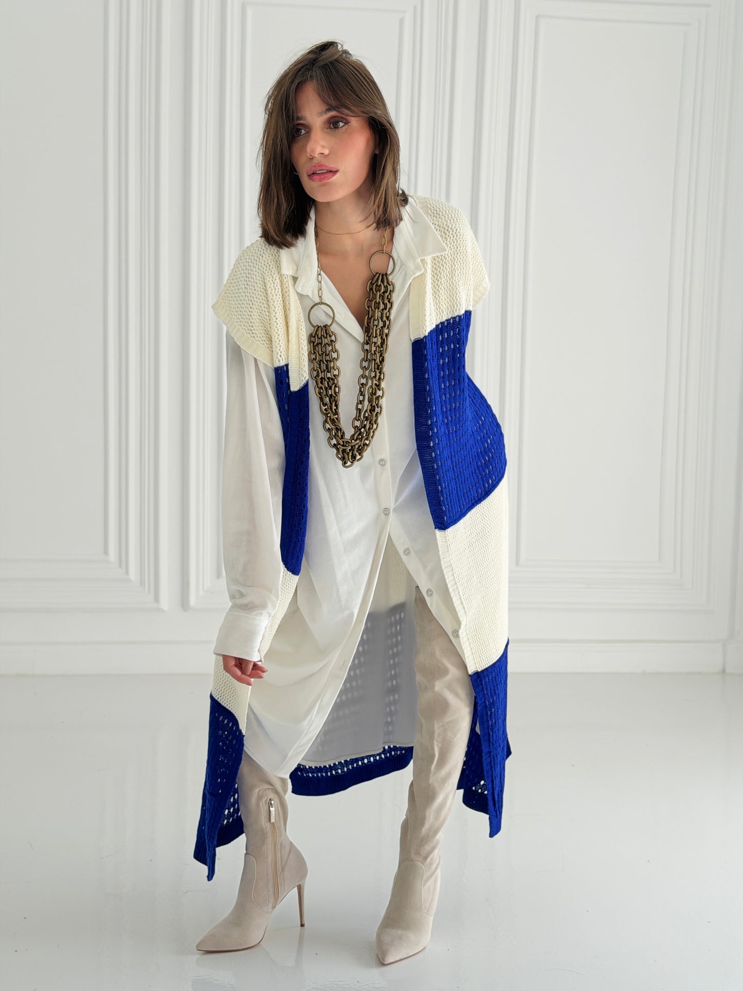 Dual Essence Knit Vest In Royal Blue