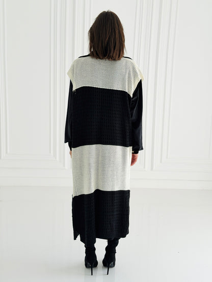 Dual Essence Knit Vest In Black