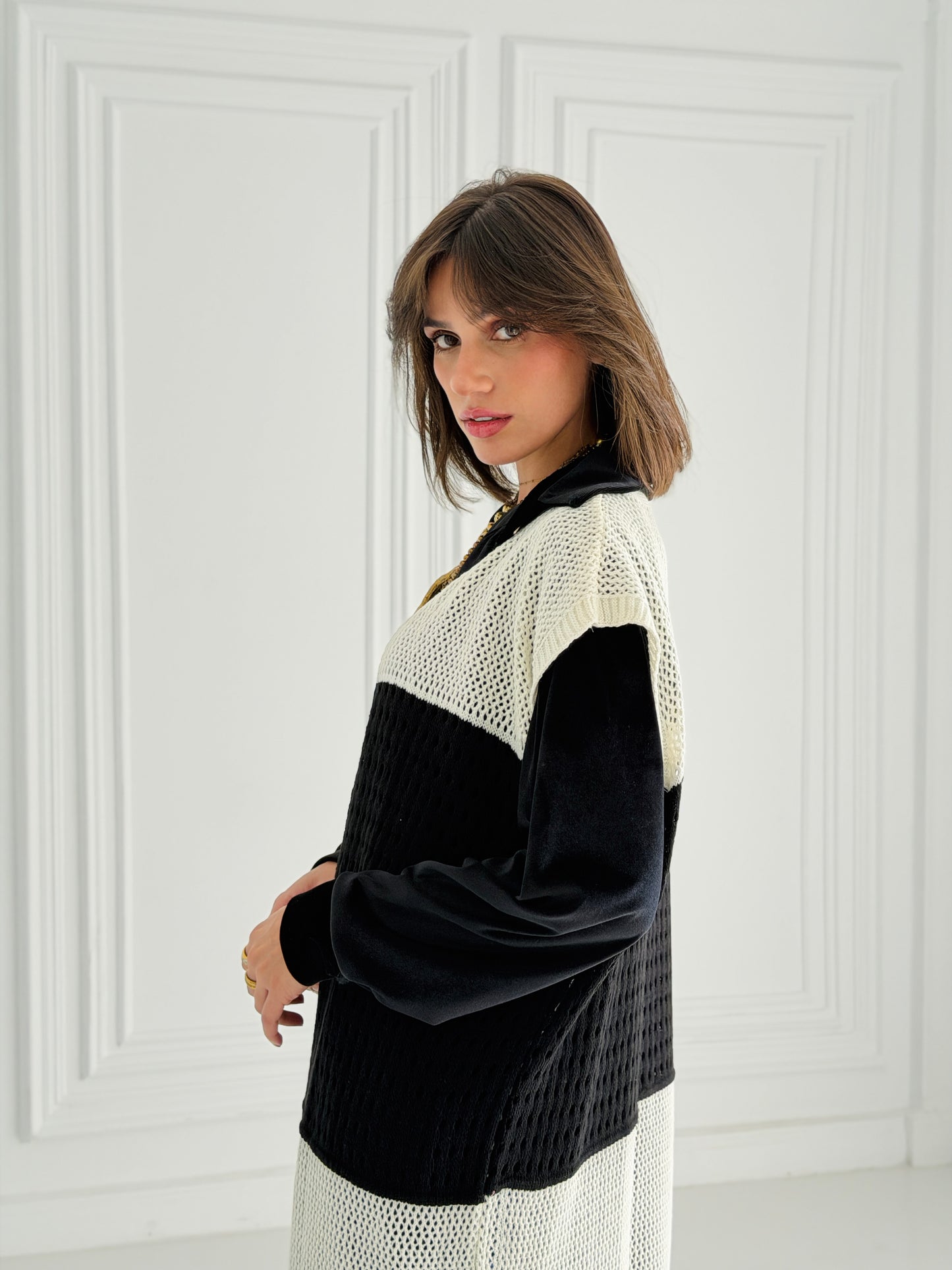 Dual Essence Knit Vest In Black