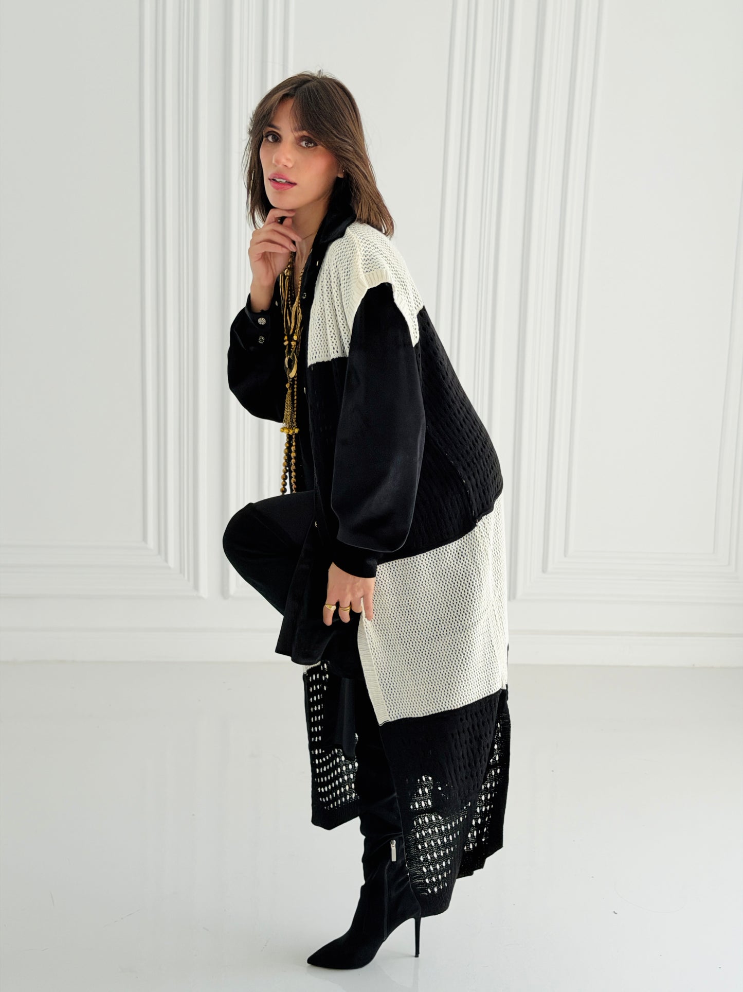 Dual Essence Knit Vest In Black