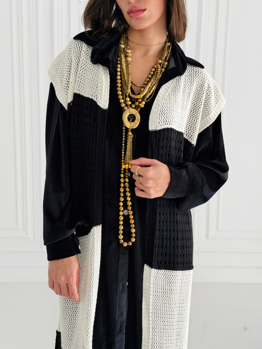 Dual Essence Knit Vest In Black