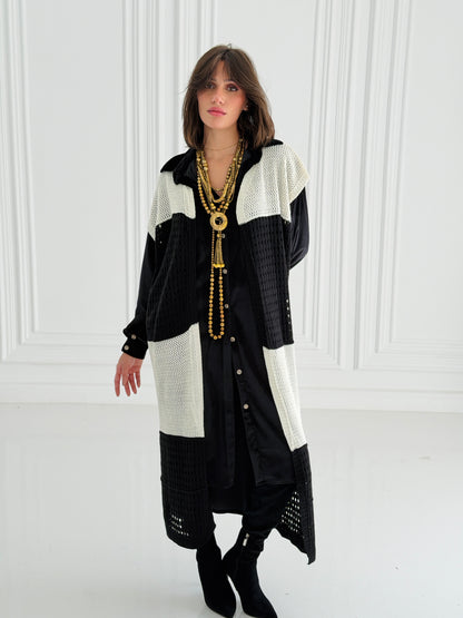 Dual Essence Knit Vest In Black