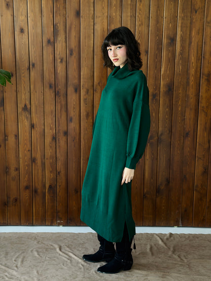 Soft Aura Dress In Emerald Green