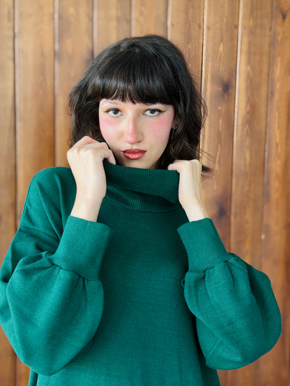 Soft Aura Dress In Emerald Green